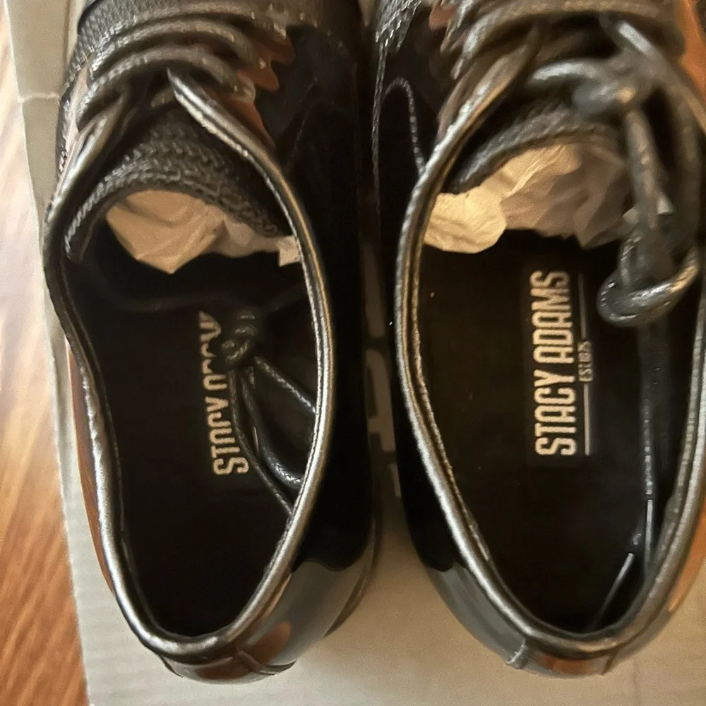 Stacy Adams Boys Glossy Black Oxfords.